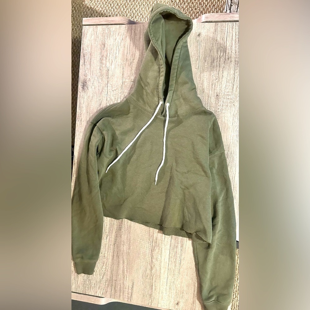 Wild Fable Green Cropped Hoodie Size Medium